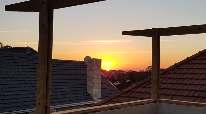 10 Cairns Apartment