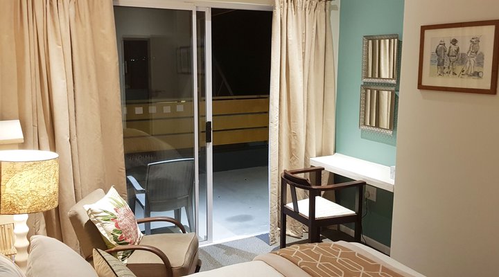 10 Cairns Apartment
