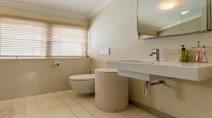 Stunning 6 Bedroom House In Central Cape Town