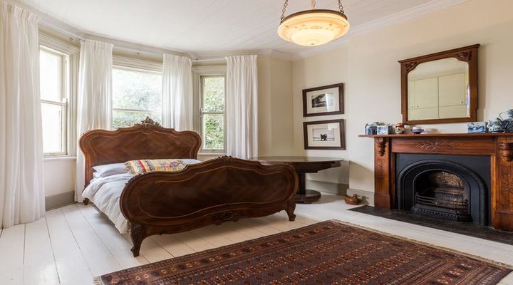 Stunning 6 Bedroom House In Central Cape Town