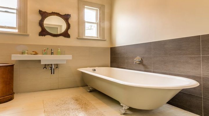 Stunning 6 Bedroom House In Central Cape Town