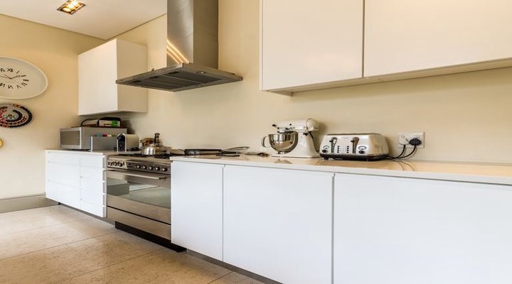 Stunning 6 Bedroom House In Central Cape Town