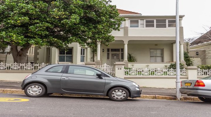 Stunning 6 Bedroom House In Central Cape Town