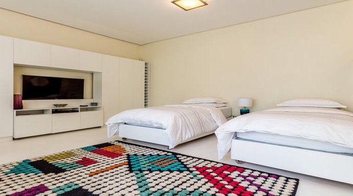 Stunning 6 Bedroom House In Central Cape Town