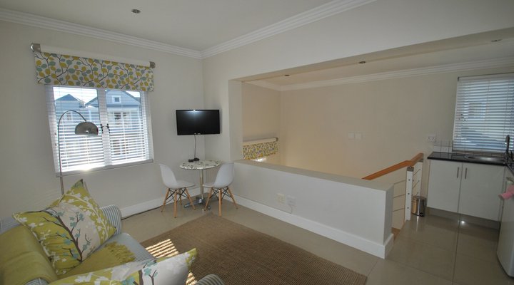 Fresh Modern Apartment on the Water 