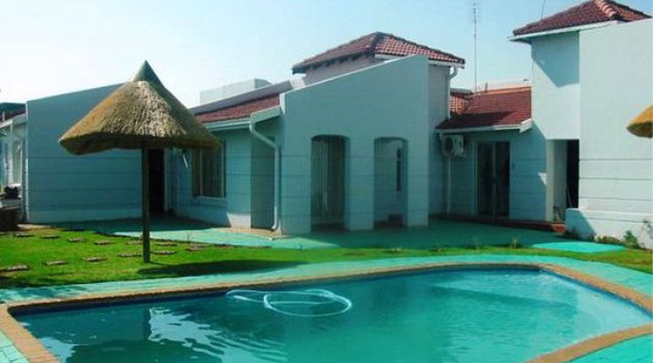 Reviera Park Guesthouse & Conference Centre