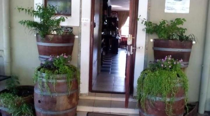 Bread & Barrel Bellville Guesthouse