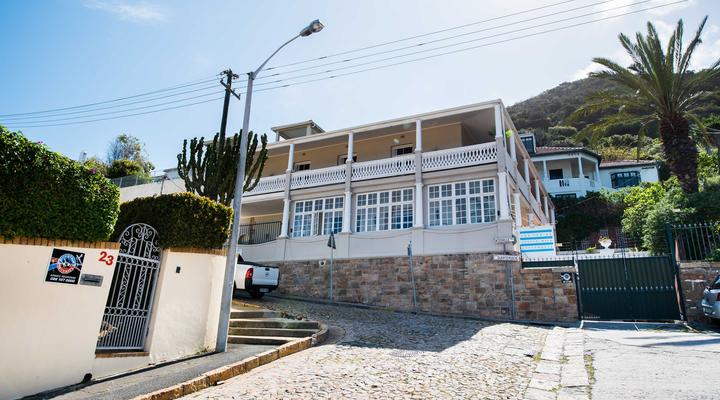 Castle Hill, Kalk Bay Private Home