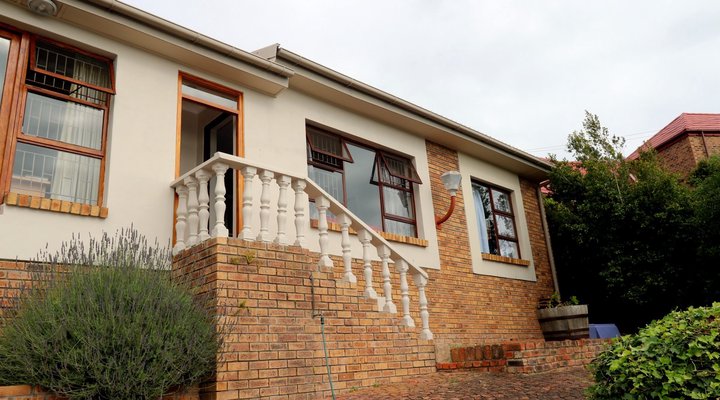 6th Avenue Self Catering Apartment
