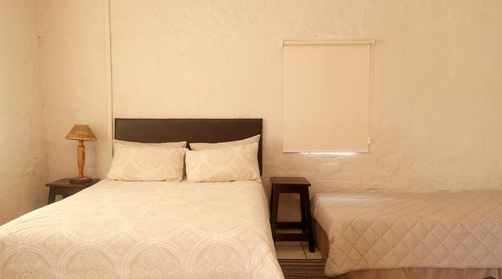 Die Hok Bachelor Flats