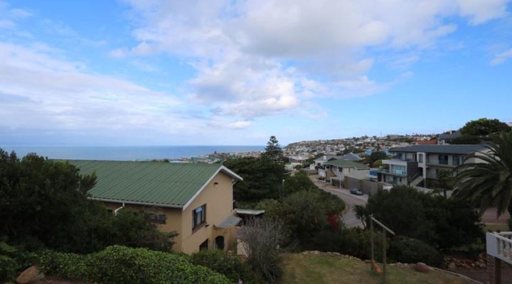 6th Avenue Self Catering Apartment