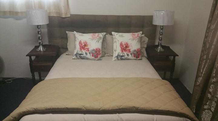 Graaff-Reinet Rd Self-Catering Apartments