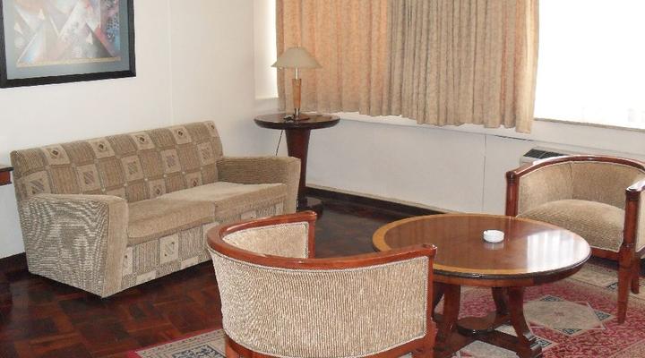 Colosseum Executive Suite Hotel