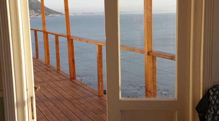 The Whale Cove Cottage