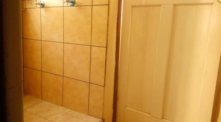 Die Hok Bachelor Flats