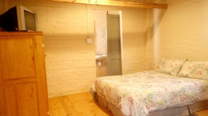 Die Hok Bachelor Flats