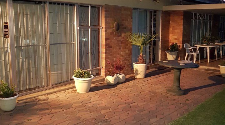 De Zonnebloem Guest House