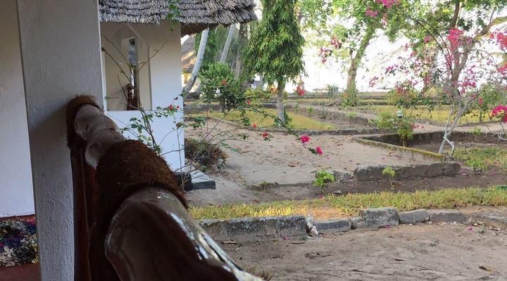 Menai Bay Beach Bungalows 