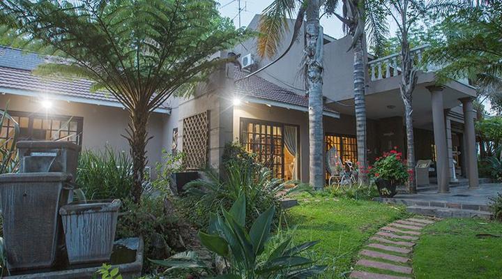 Meraki Country Manor 