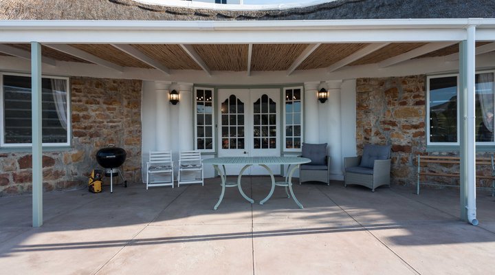 Sea Cottage: House