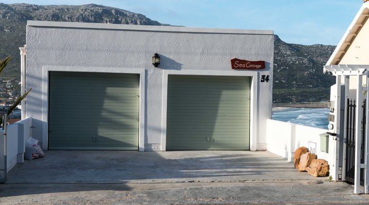Sea Cottage: House