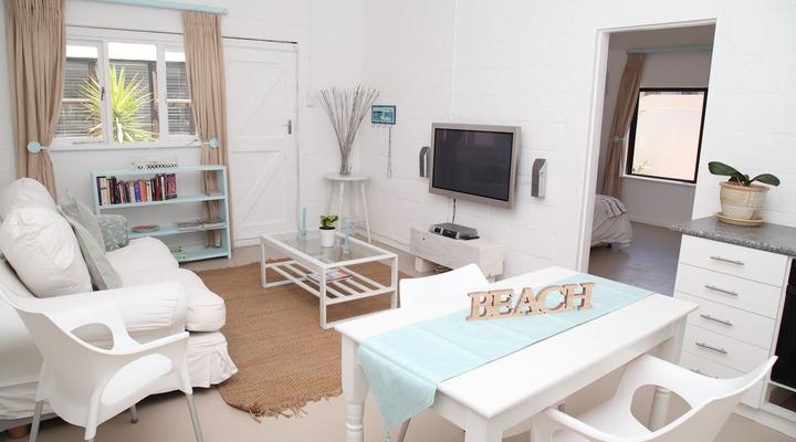 Beach Living Apartment