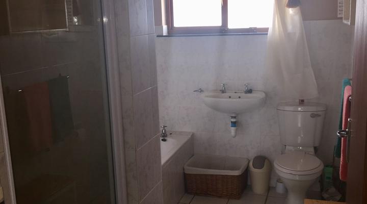 Big Cob Self-Catering Chalets 