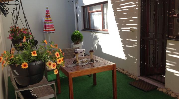 Barlinka lane Flatlet/self-catering