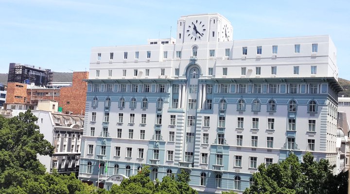 Shortmarket Street Apartment