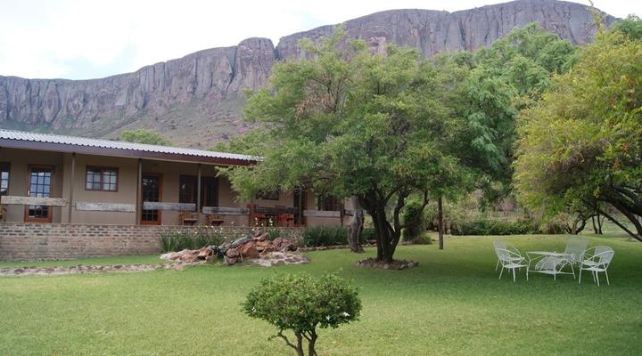 Kransberg Country Lodge Guest Farm