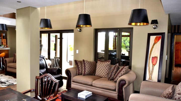 The Gables - Zebras on your doorstep!