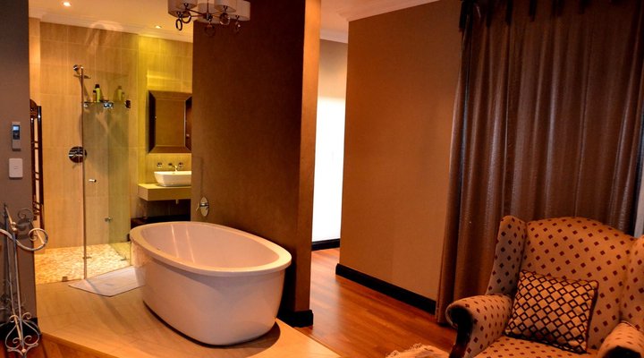 The Gables - Zebras on your doorstep!