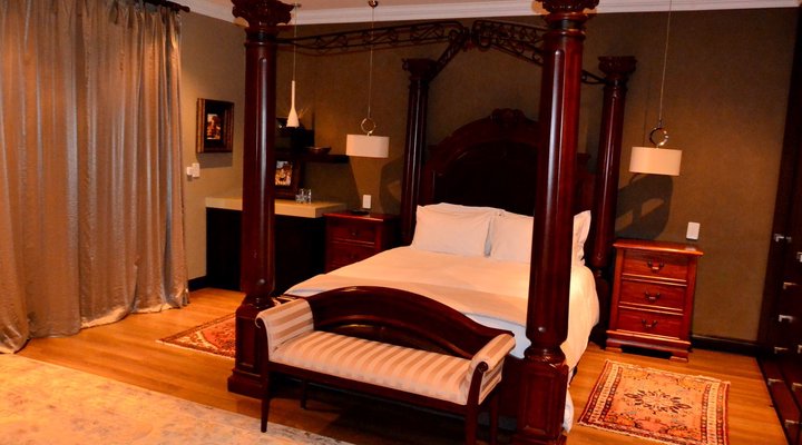 The Gables - Zebras on your doorstep!