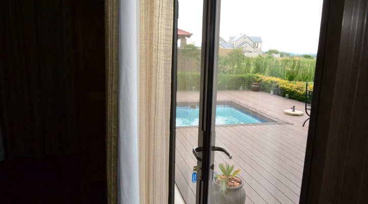 The Gables - Zebras on your doorstep!