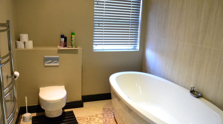 The Gables - Zebras on your doorstep!