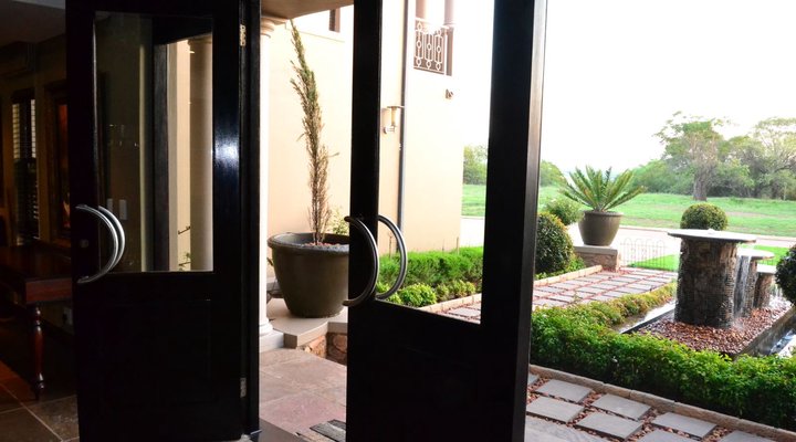 The Gables - Zebras on your doorstep!