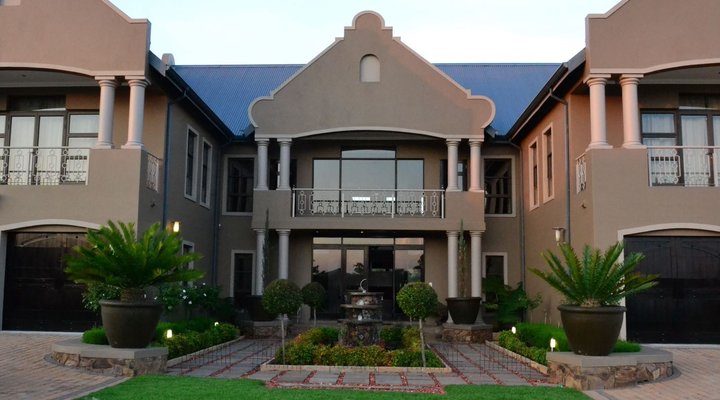 The Gables - Zebras on your doorstep!