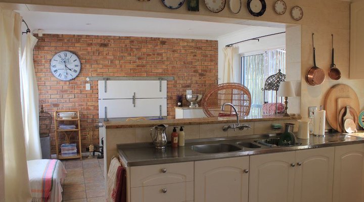 Beach house charm, Blouberg Beaches close by