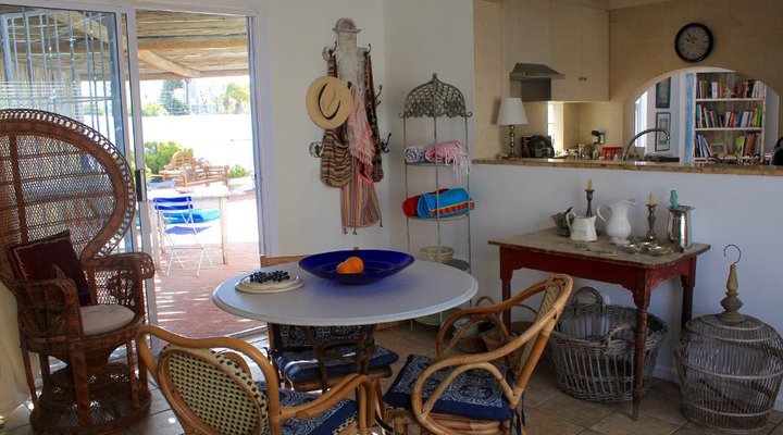 Beach house charm, Blouberg Beaches close by