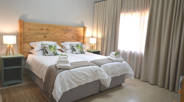 Poinsettia Family Cottage