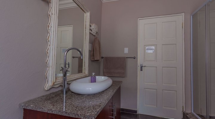 Le Nest Guesthouse