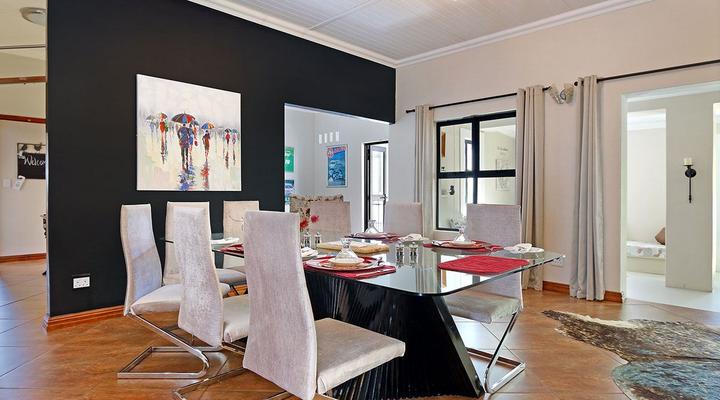 The Guesthouse @ Kopke Classic Cars