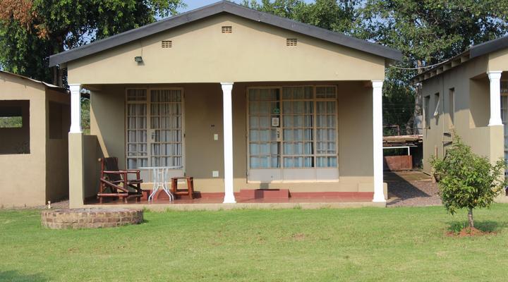 Dinonyane Lodge
