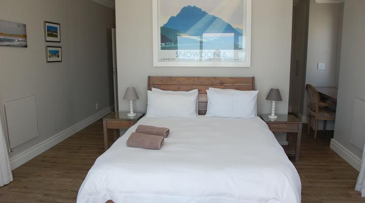 Beach House for Large Groups (solar + battery)