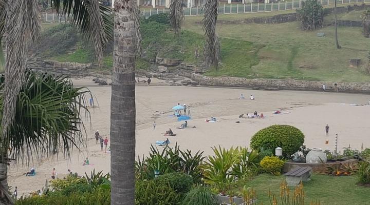 Stunning Uvongo Main Beach Penthouses