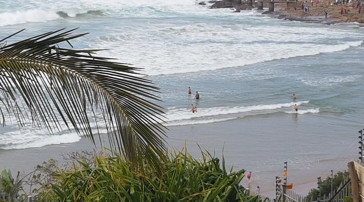 Stunning Uvongo Main Beach Penthouses