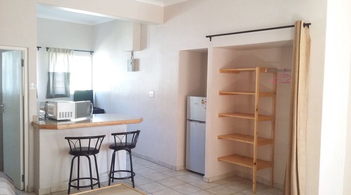 Fawlty Towers Afari Lodge 