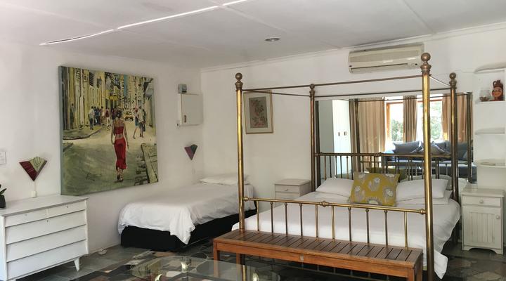 Roland's Rendezvous International Guest House