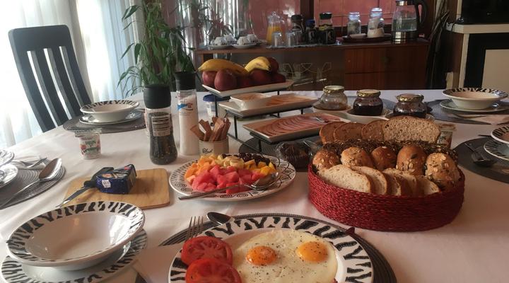 Roland's Rendezvous International Guest House