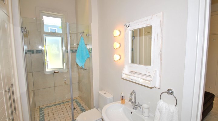 Luxury Garden Cottage